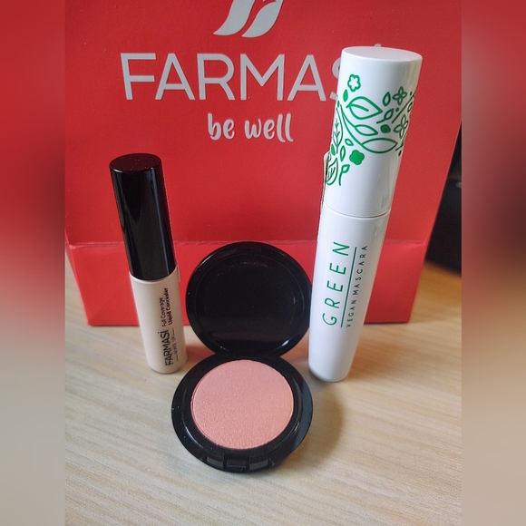 Farmasi Make-up bundle 3 PC - Picture 2 of 6